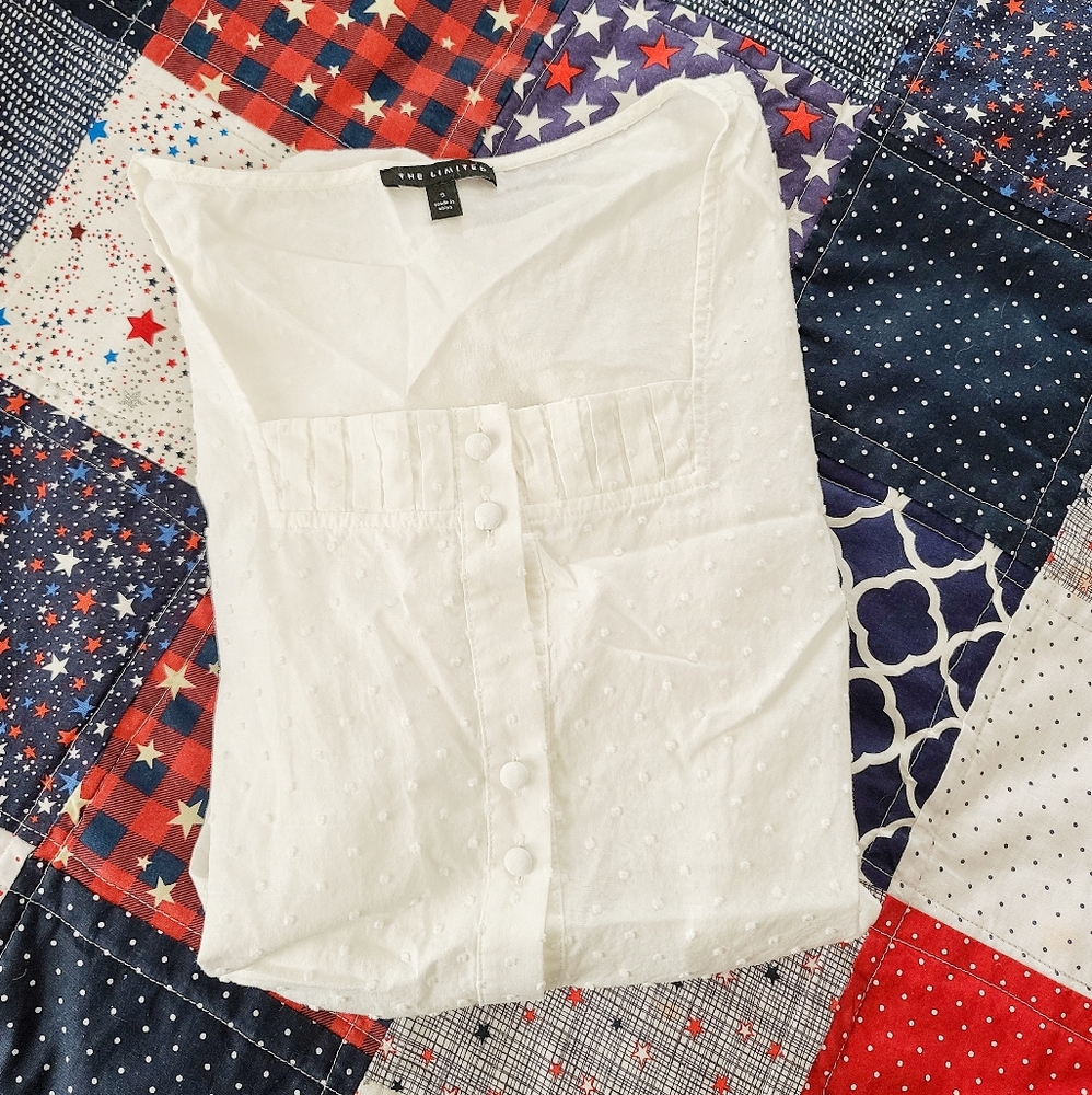5/11 THE LIMITED EYELET TOP